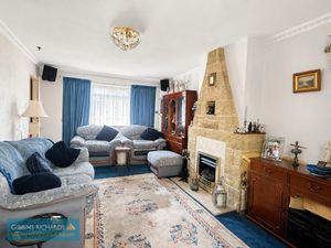 Sitting room- click for photo gallery